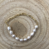 Moderný perlový náramok z pravých riečnych perál