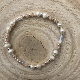 Ružovo biely perlový náramok z pravých riečnych perál
