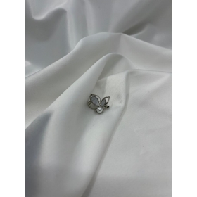 Brošňa mini strieborný motýlik s bielou perleťou a perlou