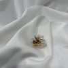 Brošňa biela perlová so zlatým zapínaním