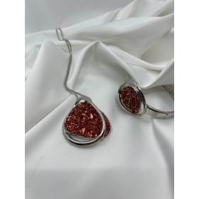 Súprava strieborná náhrdelníka a náramkov zdobené s príveskom s drobnými krištáľmi tehlovej farby