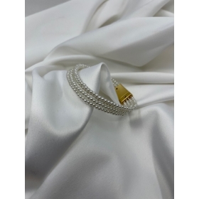 Náramok elegantný biely perlový s pozláteným zapínaním na magnet
