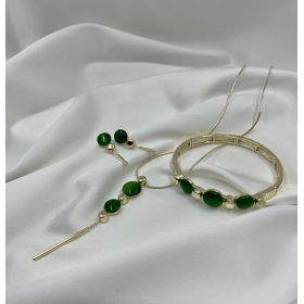 Súprava pozlátená náhrdelníka , náušníc a náramkov zdobená s príveskom so zeleným očkom