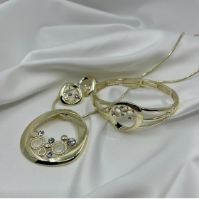 Súprava pozlátená náhrdelníka , náramkov a náušníc zdobená s kruhovým príveskom s krištáľmi