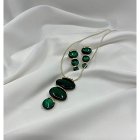 Súprava smaragdovo zelená náhrdelníka a náušníc so zlatým kovom
