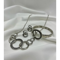 Súprava strieborná náhrdelníka , náušníc a náramkov zdobená so spojeným kruhovým vzorom 