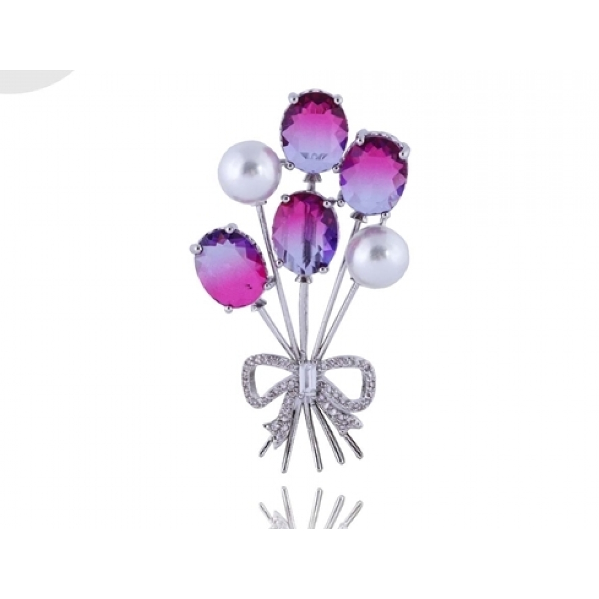 Brošňa cyklámenovo fialkový konárik s bielymi perlami a drobnými krištáľmi