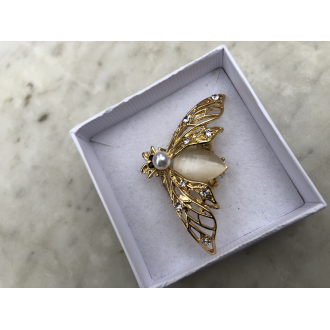 Brošňa zlatý motýlik so zlatým mesačným kameňom